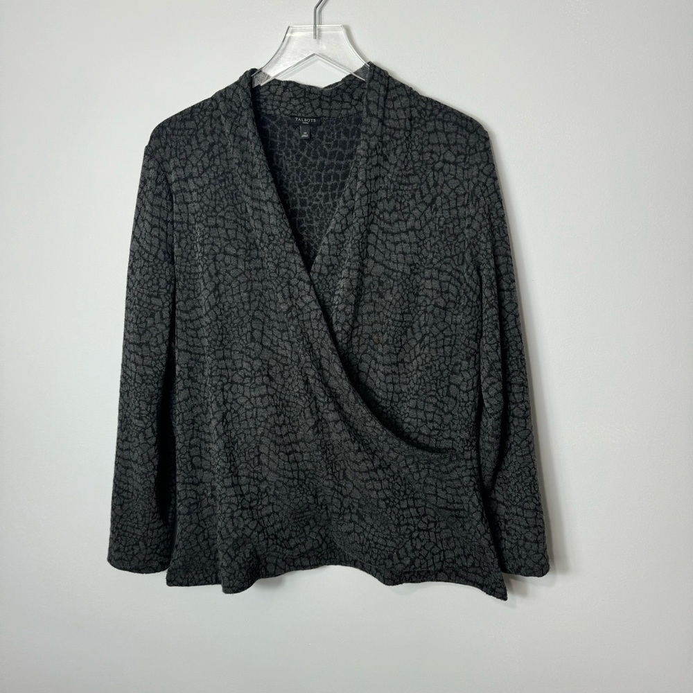 Talbots Faux Wrap Giraffe print top size 1x 1955